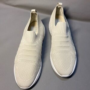 Urban Sport Textured Slip On Sneakers. Size 10M New.